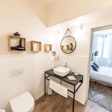 Semesterbostad Boutique - La Demoiselle Avignon